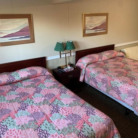 Twin Oaks Motel Orono Kültér fotó