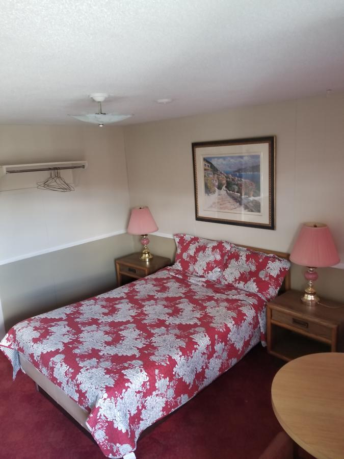 Twin Oaks Motel Orono Kültér fotó