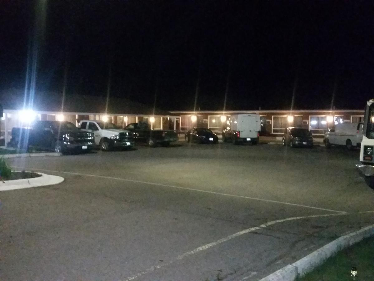 Twin Oaks Motel Orono Kültér fotó