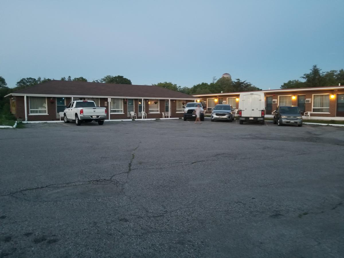 Twin Oaks Motel Orono Kültér fotó