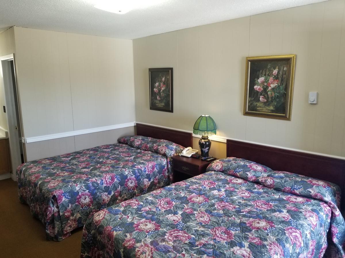 Twin Oaks Motel Orono Kültér fotó