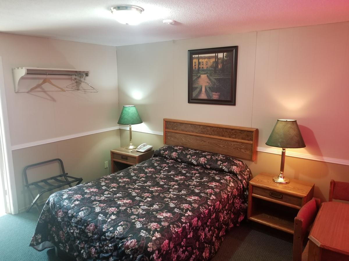 Twin Oaks Motel Orono Kültér fotó